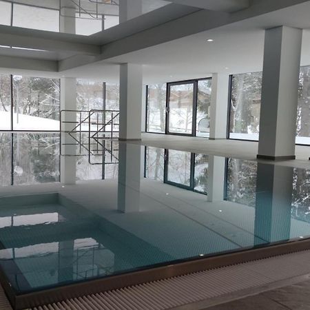 Studio 20Qm Mit Balkon Und Innenpool - 22040 Шлухзе Екстер'єр фото