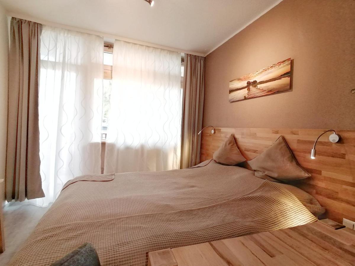 Studio 20Qm Mit Balkon Und Innenpool - 22040 Шлухзе Екстер'єр фото