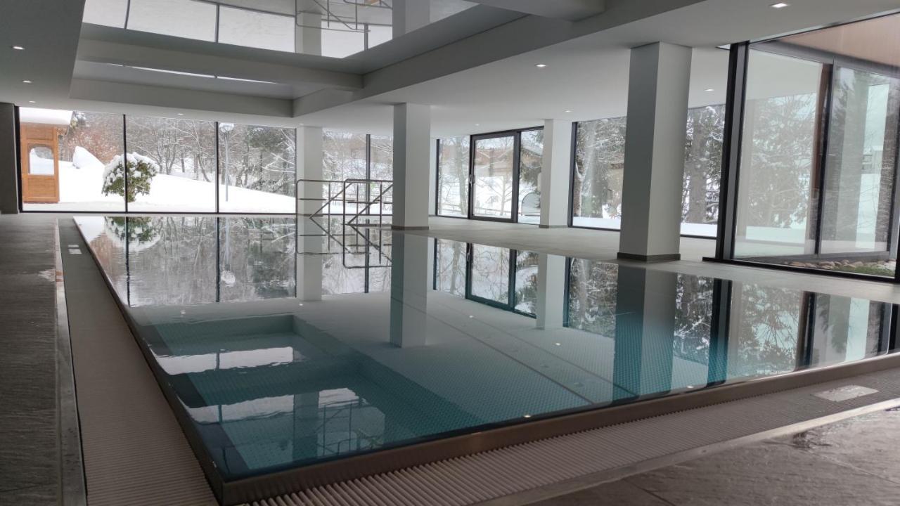 Studio 20Qm Mit Balkon Und Innenpool - 22040 Шлухзе Екстер'єр фото